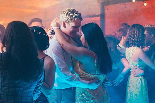 teens dancing on a prom night